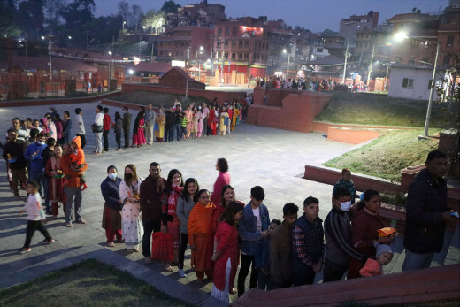 नयाँ वर्ष : पशुपतिनाथलगायत मन्दिरमा भक्तजनको भिड